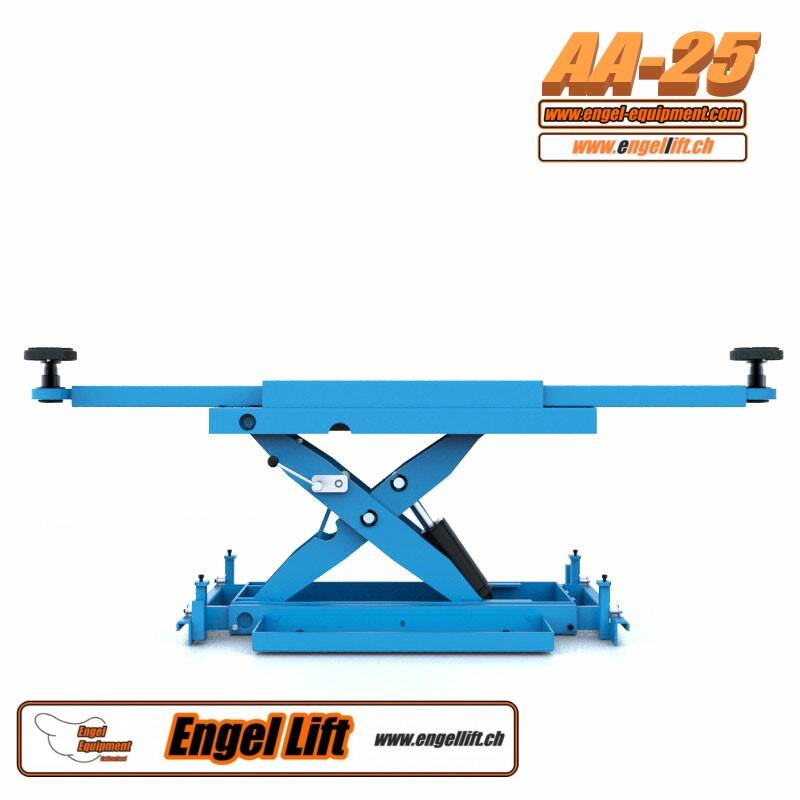 Engellift AA-25, ausgezogen Hubarmen.