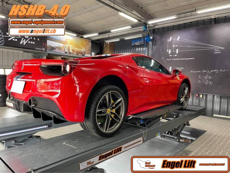 Engellift HSHB-4.0 mit Ferrari (1)