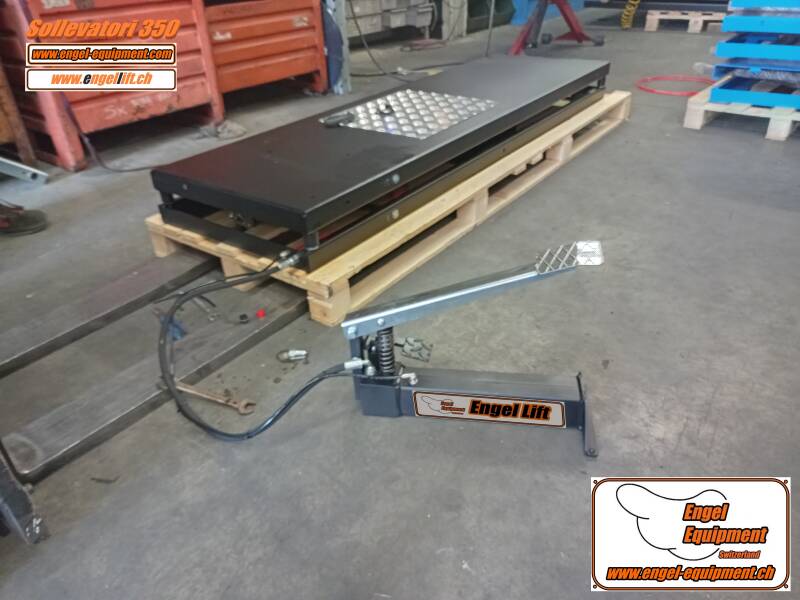Engellift Sollevatori 350.1 mit Fusspumpe (auf pallete)