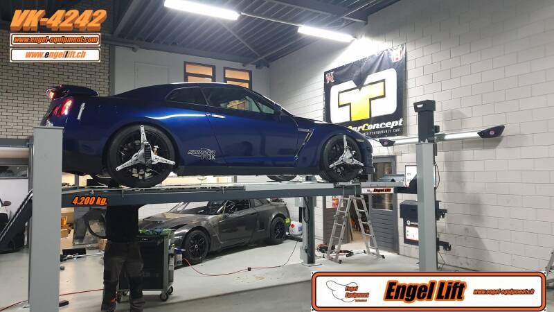 Engellift VK-4242 unsere neue 4-Säulen Hebebühne mit Lenggeometrie Fahrbahnen 4..200 kg.