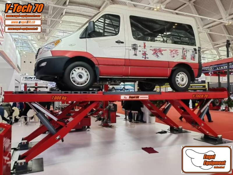 Engellift Y-Tech 65 (70): Semi-ciseaux Elévateur Y-Tech , Semi-ciseaux Elévateur (6.500kg. / 7.000kg. ) Système de traction libre avec géométrie de direction (mesure d'essieu) plate-forme.