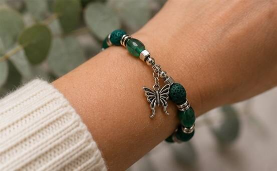 green-agate-bracelet-hand-standard.jpg