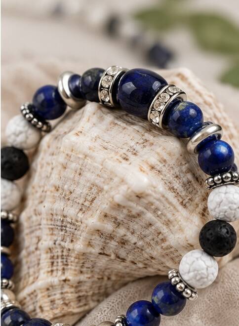 lapis-lazuli-diffuser-bracelet-close-up-standard.jpg