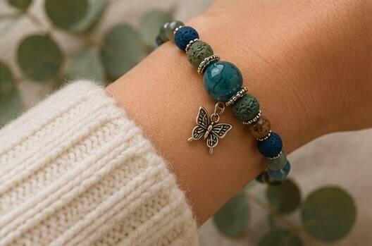 seastone-diffuser-bracelet-hand-standard.jpg
