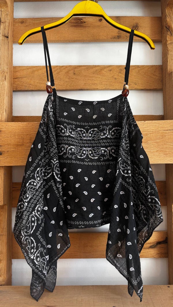 Top pañuelo, con detalles bolas en tirantes