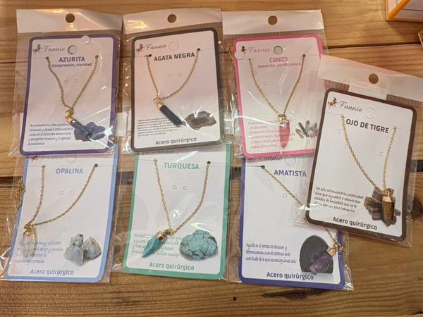 collares piedras