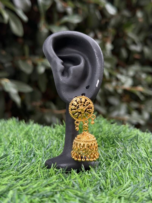 Small Jhumka earrings