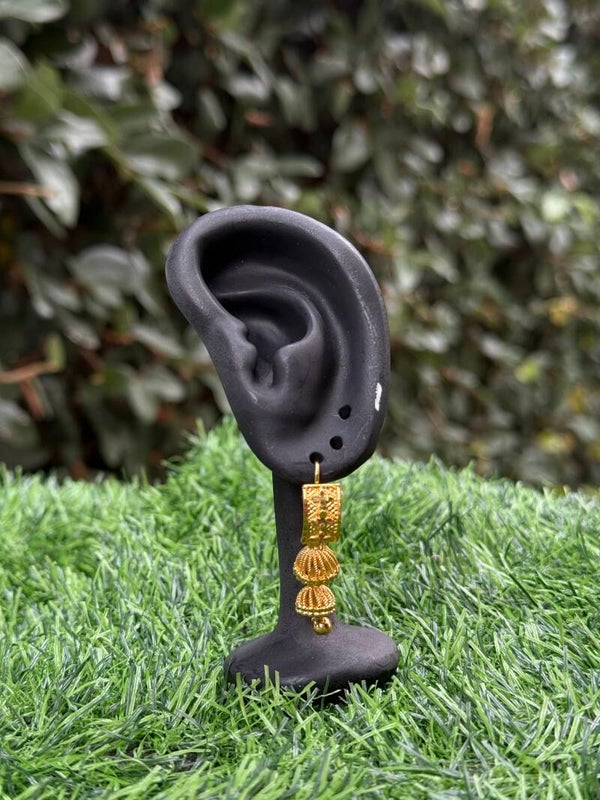 Dangling gold platted earrings