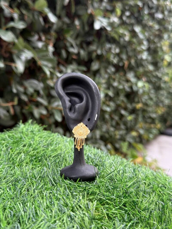 Small gold platted earrings