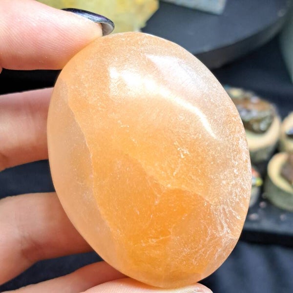 Oranje Satijnspaat Palmsteen