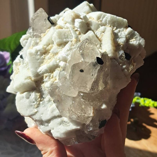 Rookkwarts met Zwarte Toermalijn op Albiet Cluster (4)