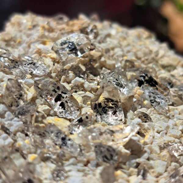 Petroleum Kwarts Cluster (1)