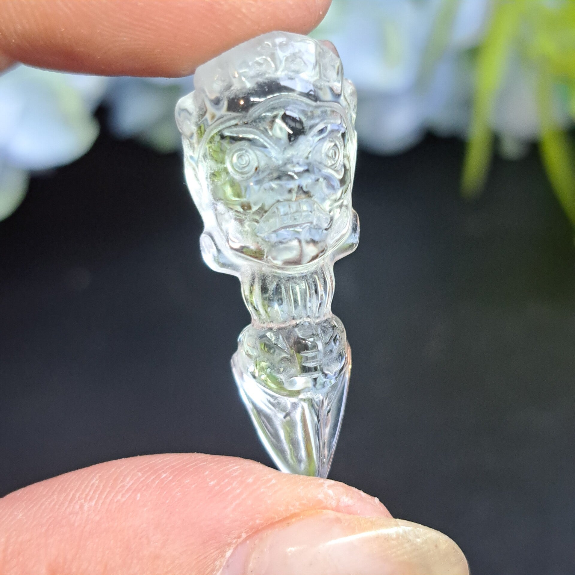 Kwarts Djinn Carving