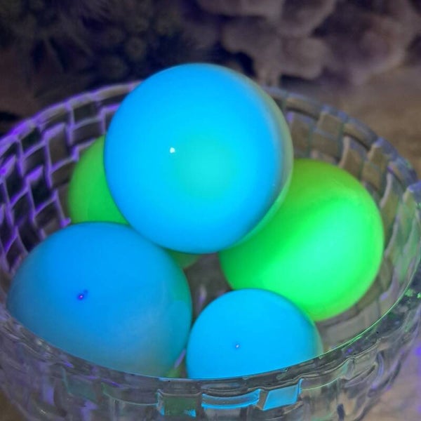 "Luminous Stone" Bollen