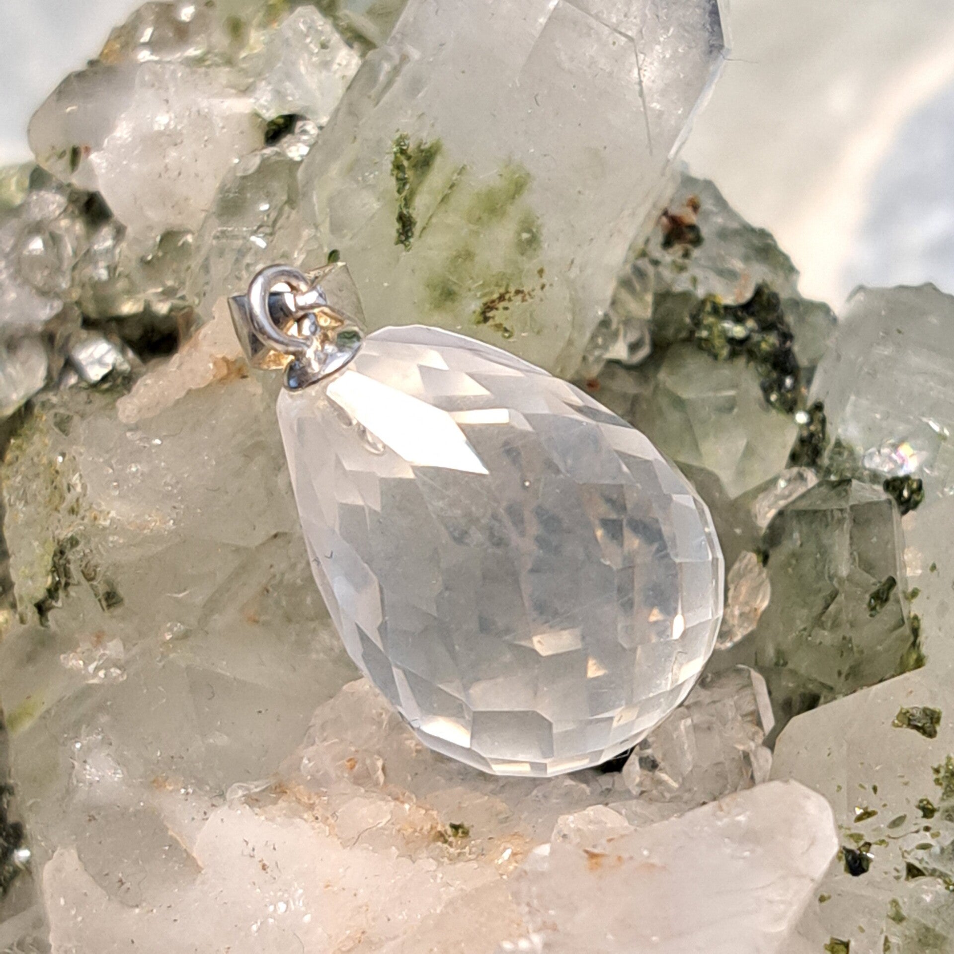 Facetgeslepen Kwarts Druppel Hanger