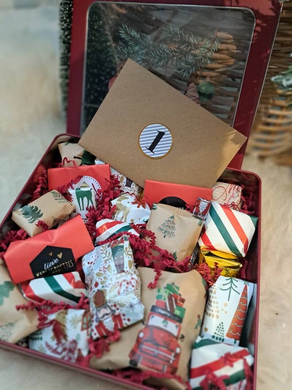 MERRY CHRISTMASBOX 1