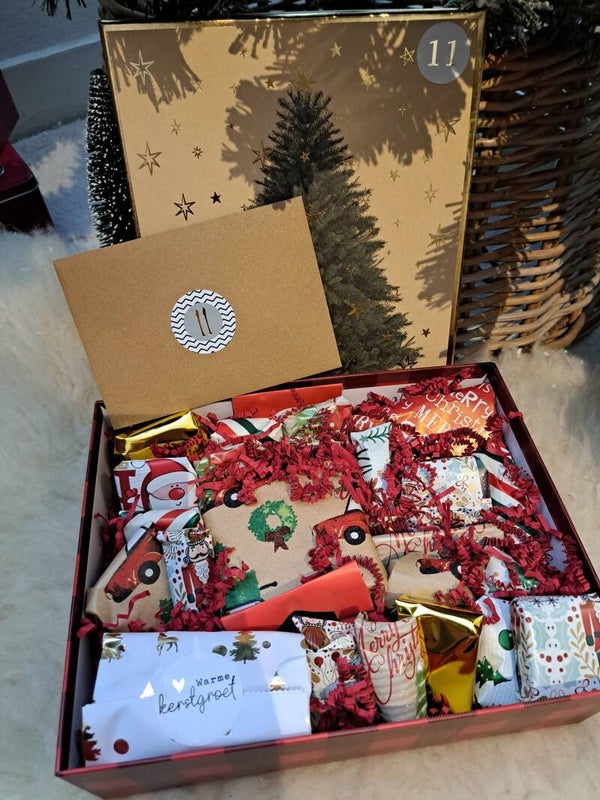 MERRY CHRISTMASBOX 11