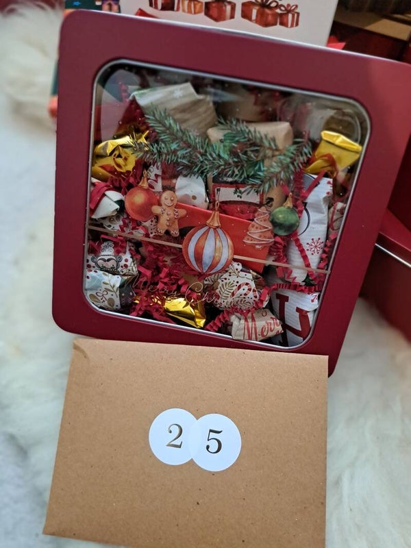 MERRY CHRISTMASBOX 25