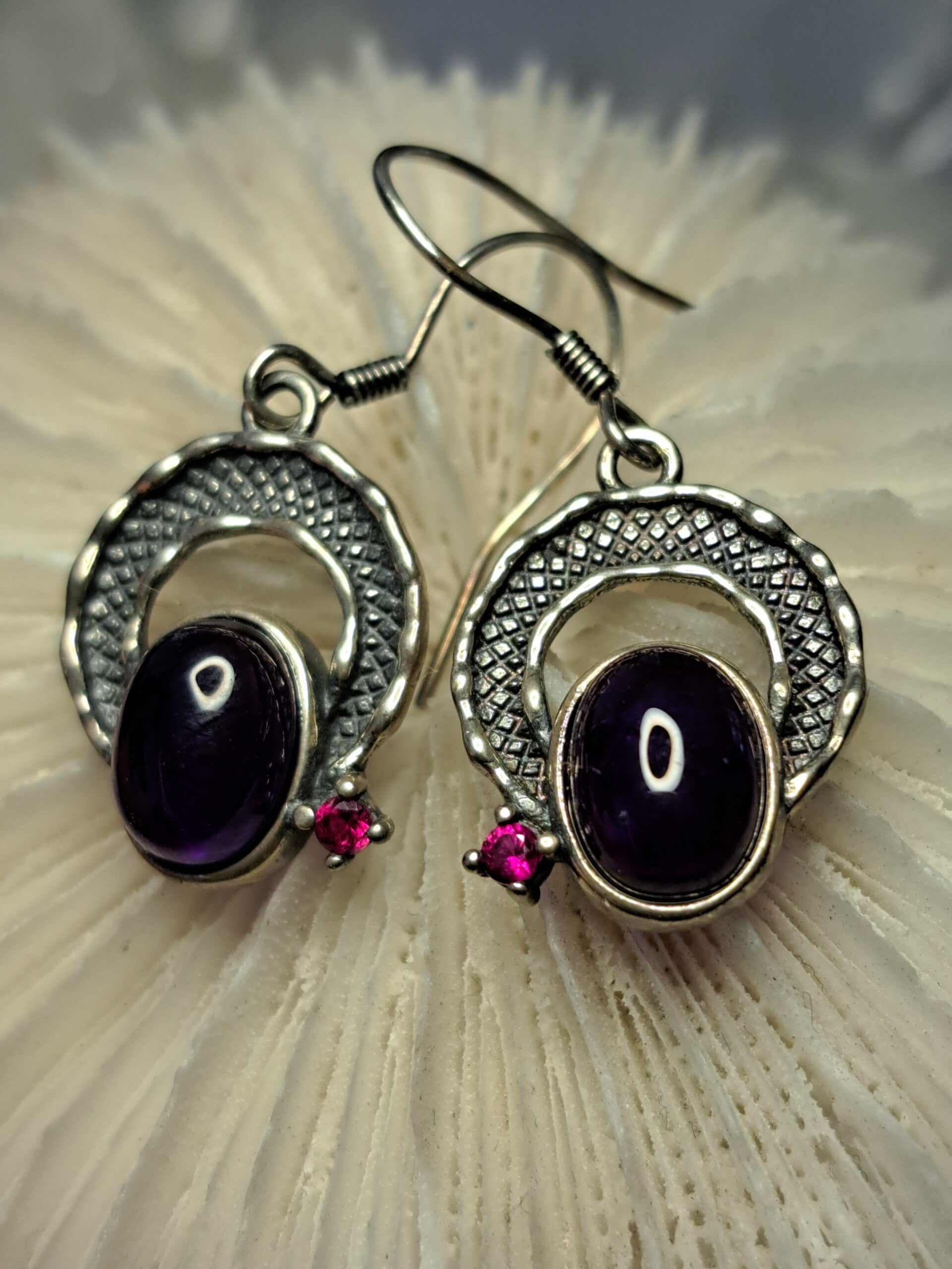 Amethist met Robijn Oorbellen