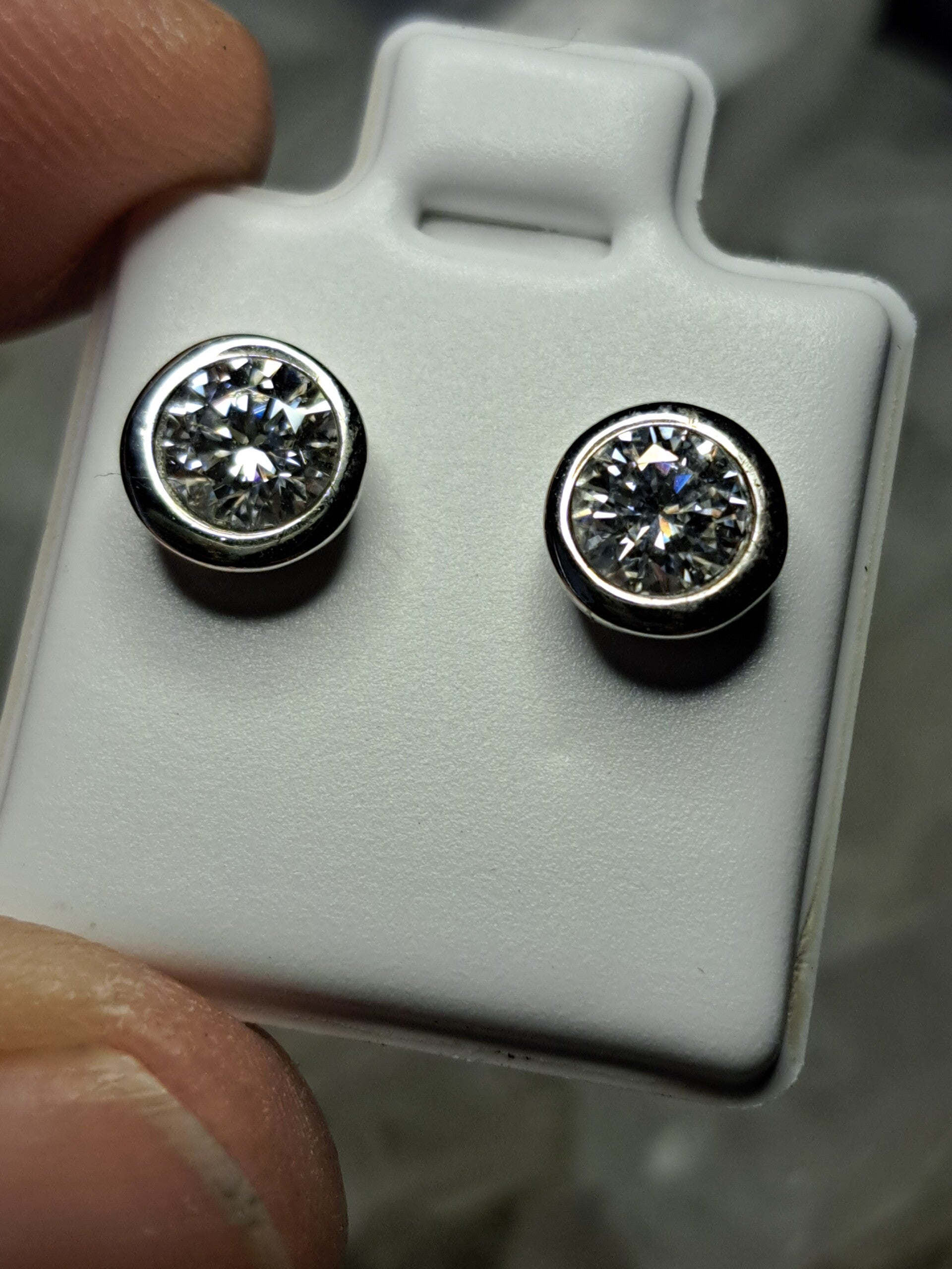 Moissaniet Oorbellen Rond