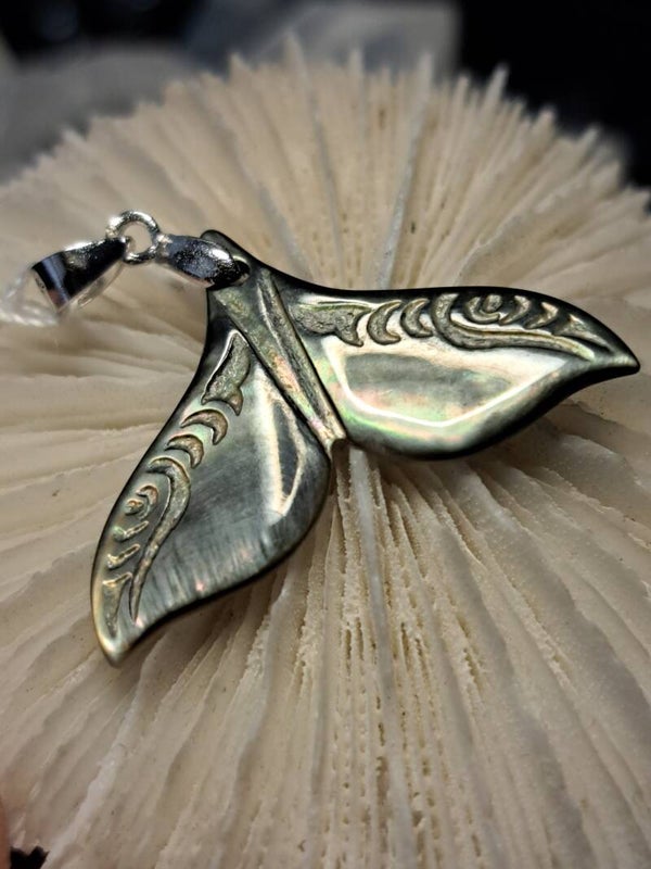 Abaloon Hanger Whaletail