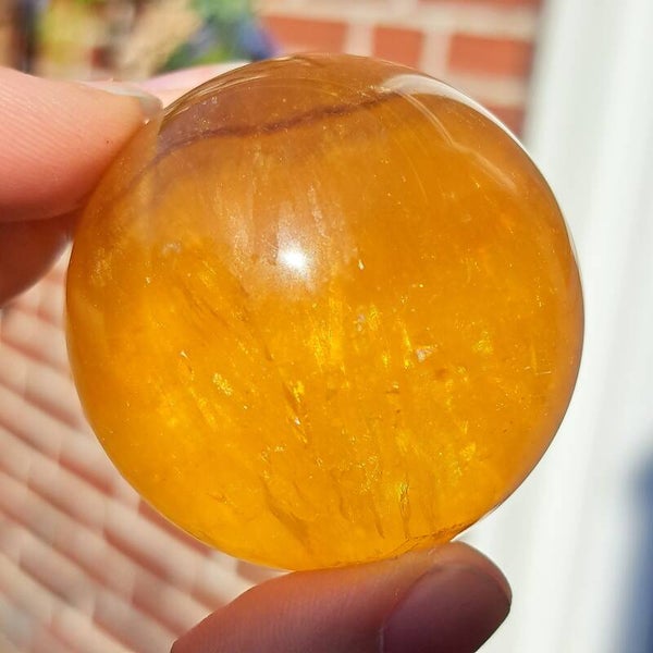 Gele Fluoriet met Hematiet Bol (2)