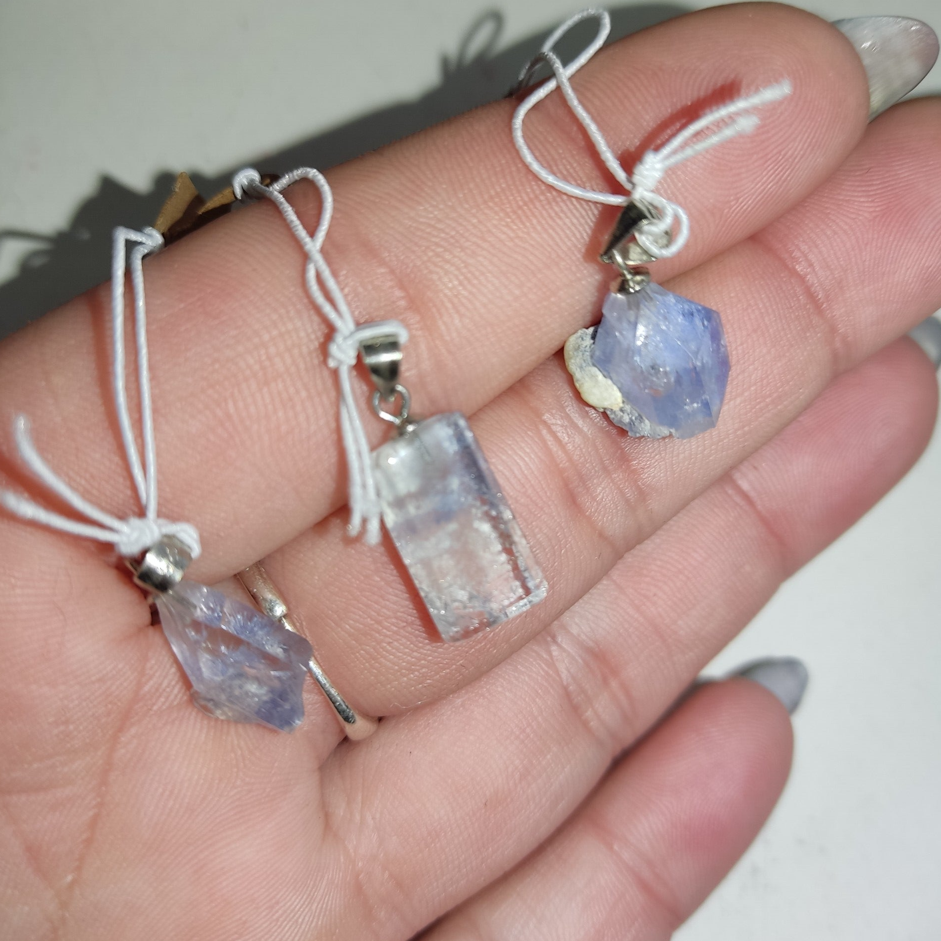 Dumortieriet in kwarts hanger zilver