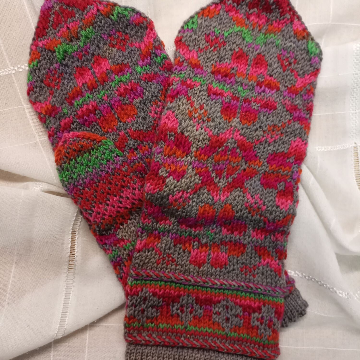 Lättische Handschuhe