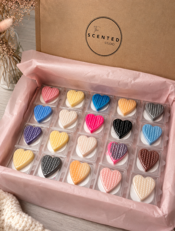💛 Heart-Shaped Wax Melt Sample Box – 20 Wool Heart Clams