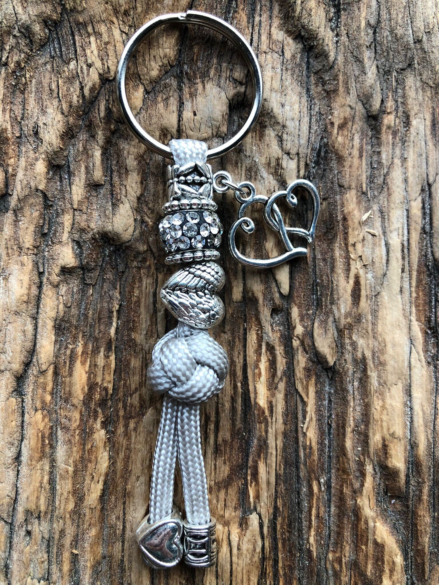 Paracord Sleutelhanger Hartjes Lichtgrijs