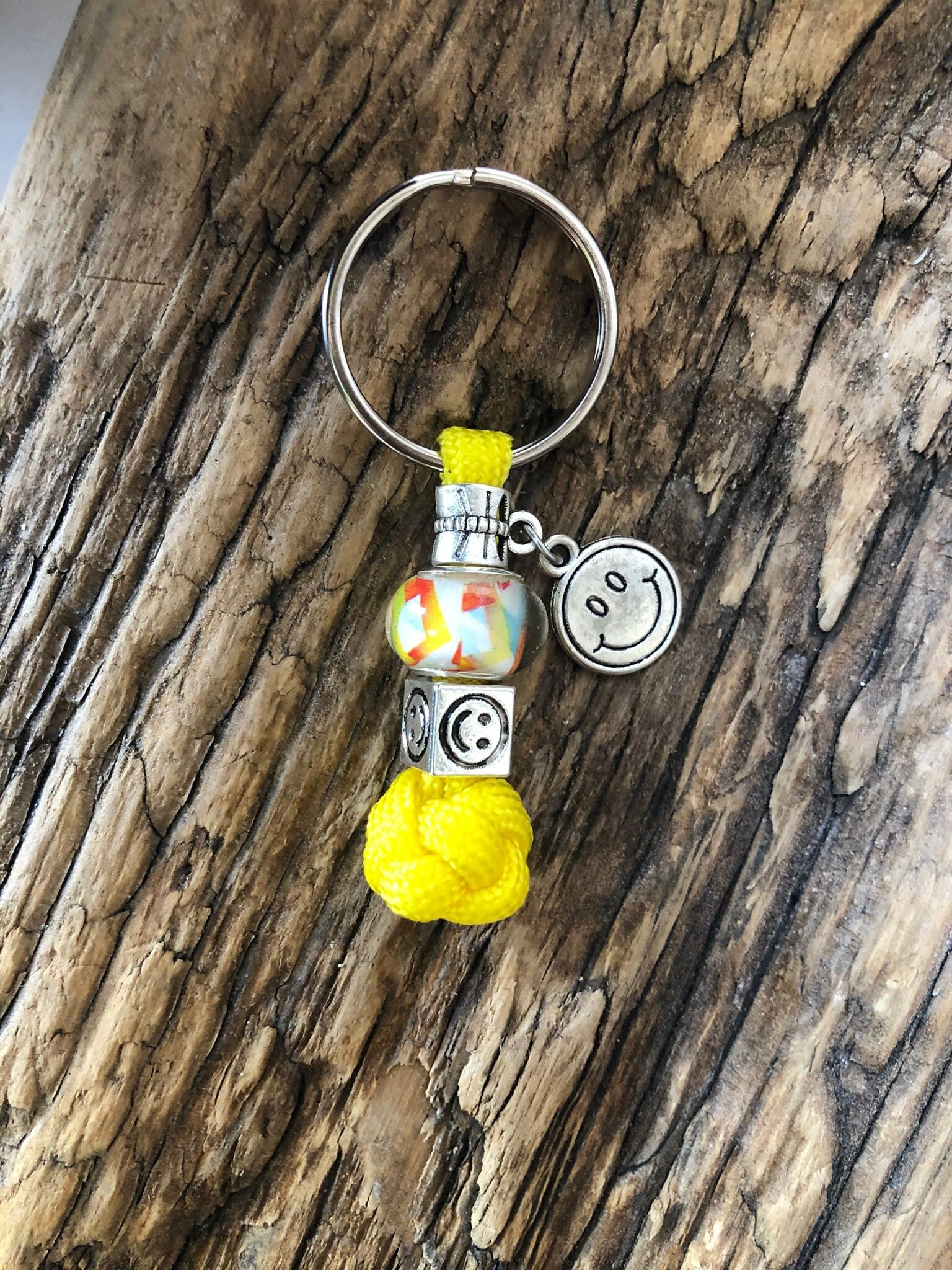 Paracord Sleutelhanger Sale Smiley Geel