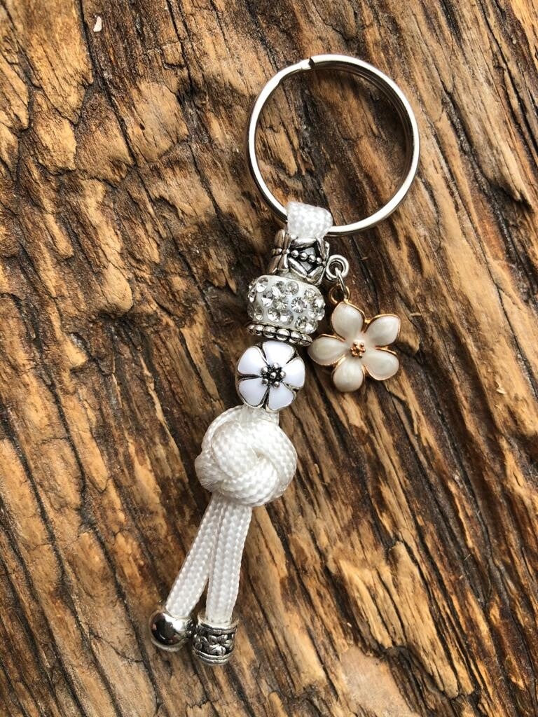 Paracord Sleutelhanger Witte Bloem