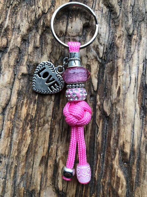 Paracord Sleutelhanger Hartje Love Roze