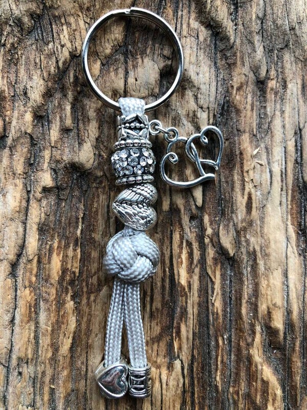 Paracord Sleutelhanger Hartjes Lichtgrijs