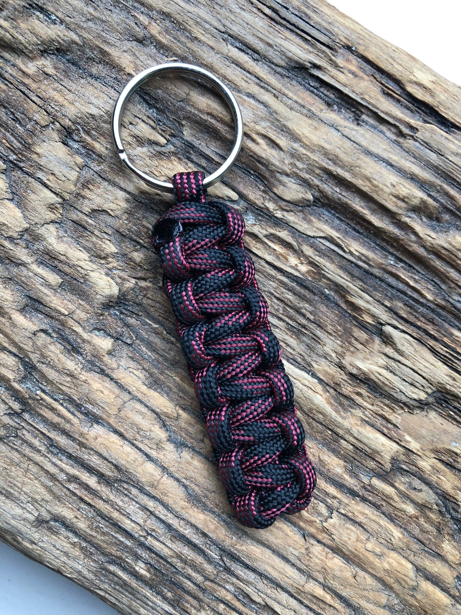 Paracord Sleutelhanger Cobra Rood-Zwart