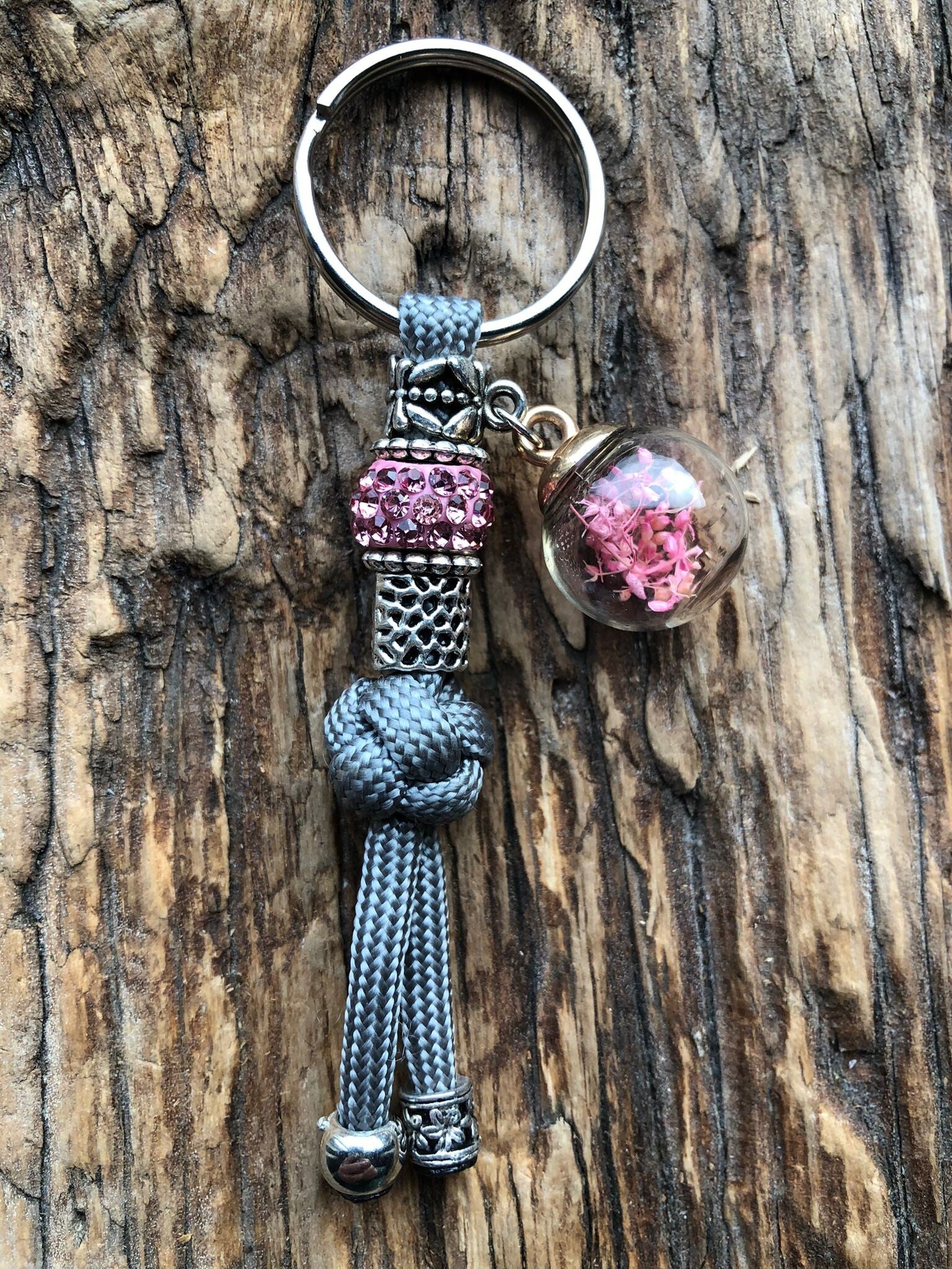 Paracord Sleutelhanger Droogbloemen Grijs-Roze