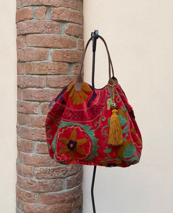 BORSA CHANDANA 2
