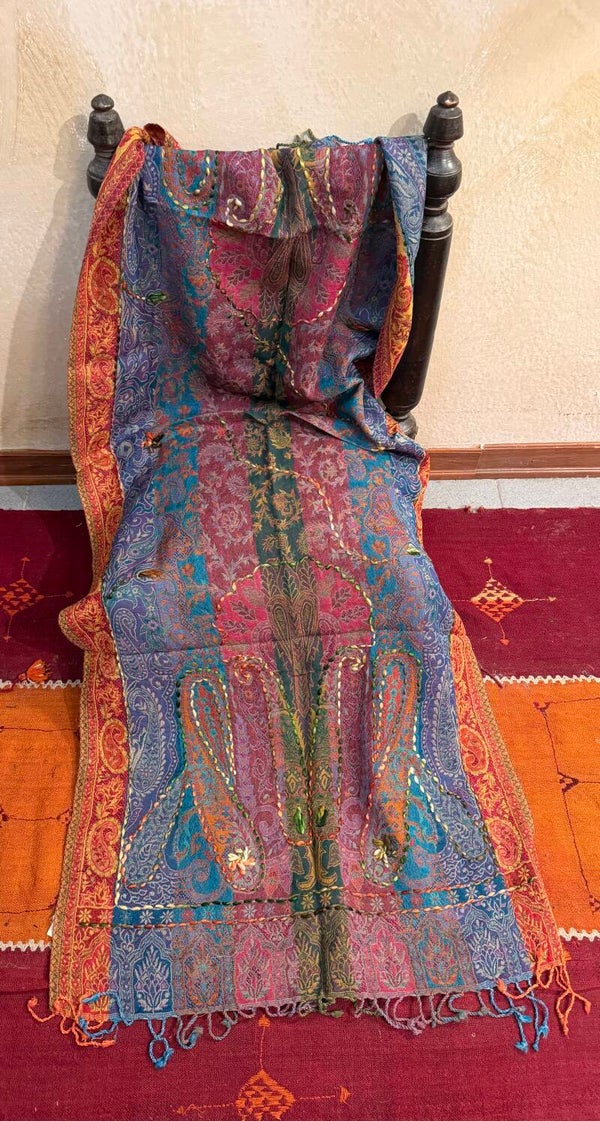 SCIARPA LANA RICAMATA 1