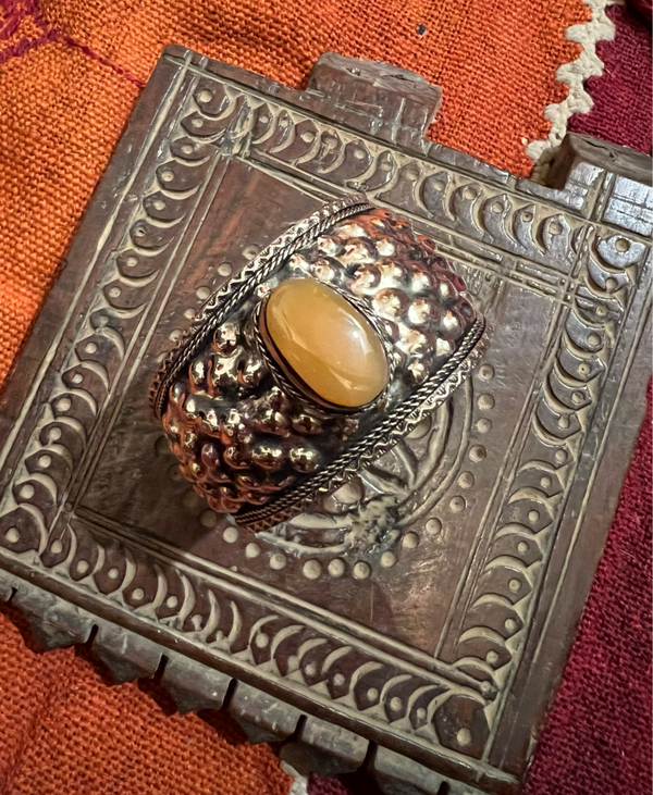 BRACCIALE RIGIDO AMBER