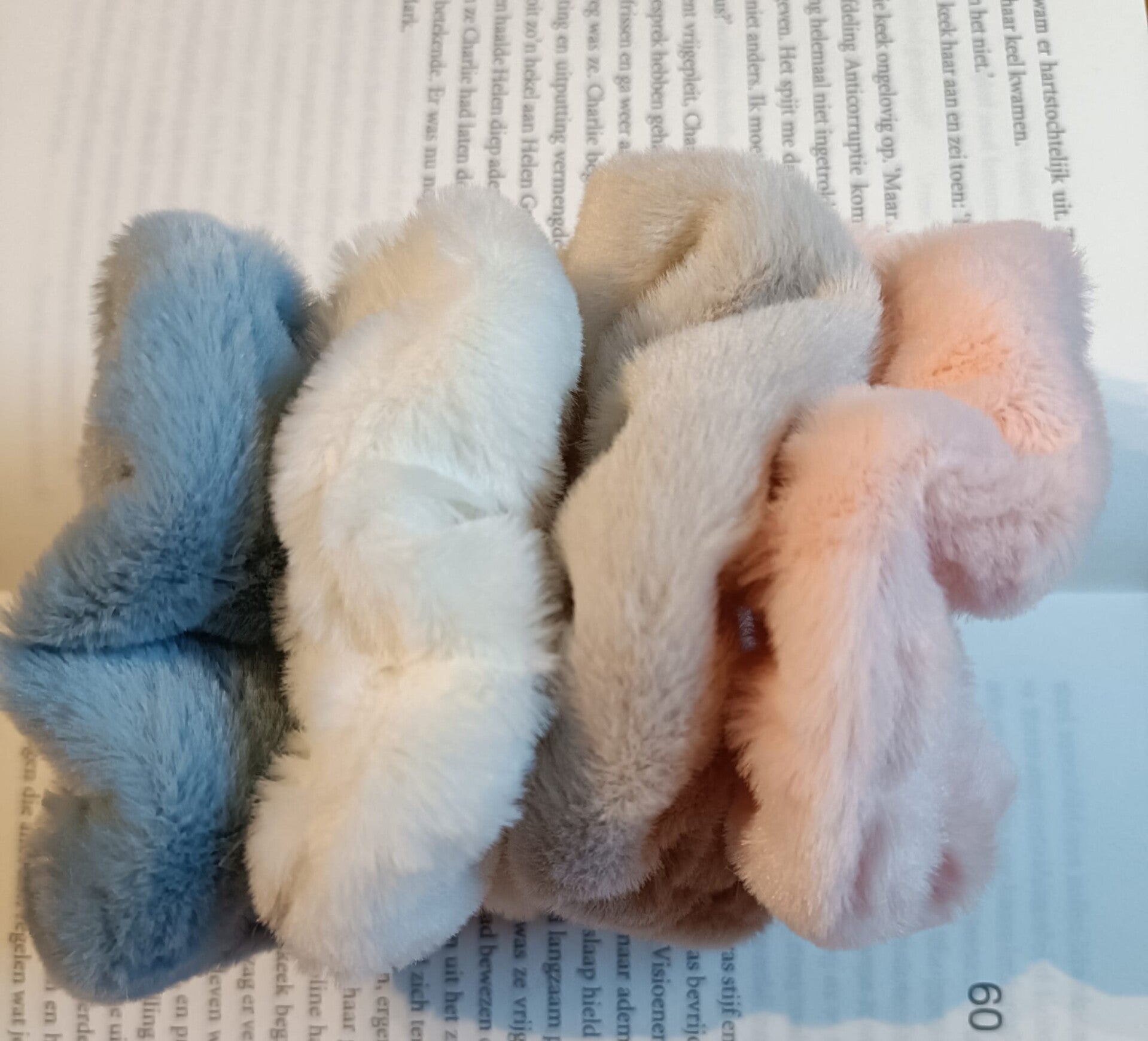 4 stuks dikke zachte effen haarelastiekjes voor dames