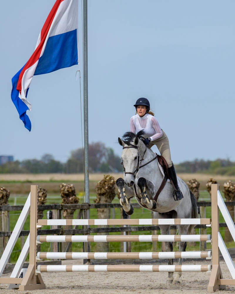 koningsspringen-2023-manege-de-prinsenstad-do-27-04-23_6766-kopi-ren-kopie-standard.jpg
