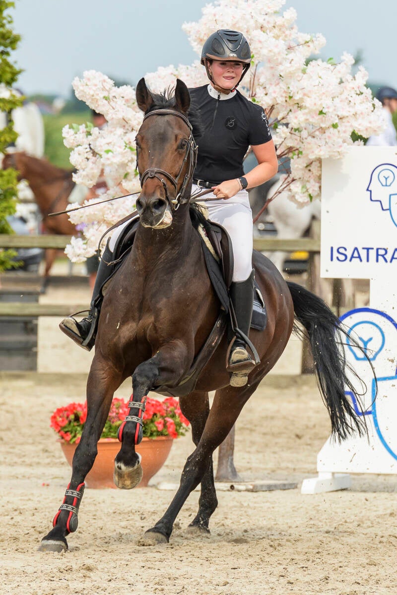 regionale-kampioenschappen-zh-ponyt-s-en-paarden-zat-17-06-23_6201-kopi-ren-kopie-standard-zcp78z.jpg