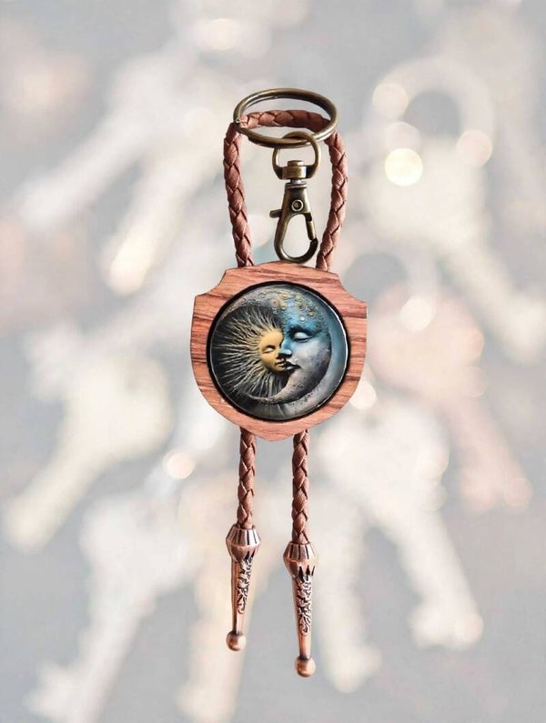 Porte-Clé style Bolo Tie - "La lune et le soleil."