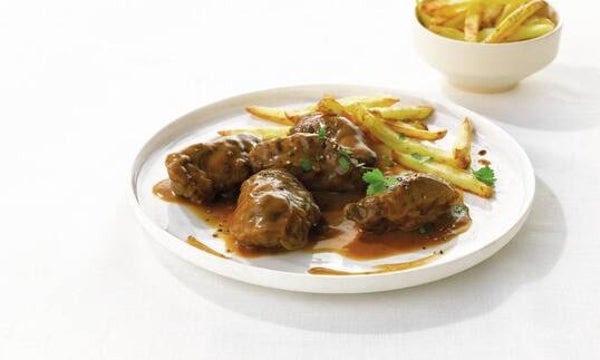 varkenswangen zwarte peperroomsaus