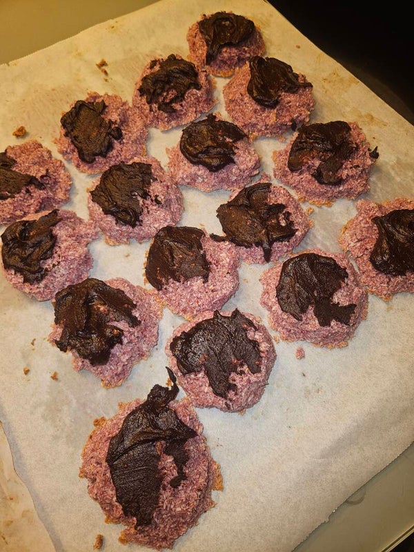 Kokosmakronen met frambozen 10 stuks