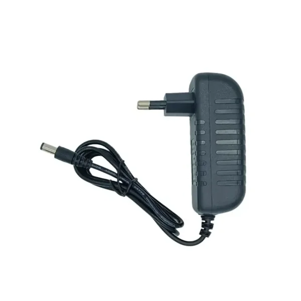 Cargador 16.8V 2A (DC 5.5X2.1)