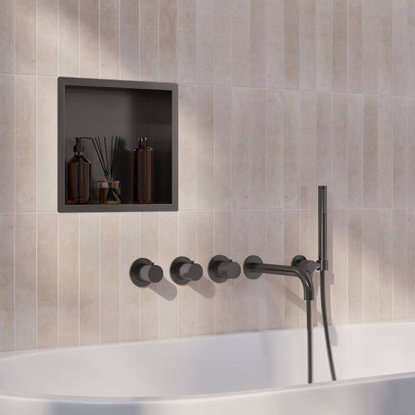 Wiesbaden "Caral" inbouwthermostaat 2 stopkranen compleet met baduitloop 25 cm en staafhanddouche Gunmetal