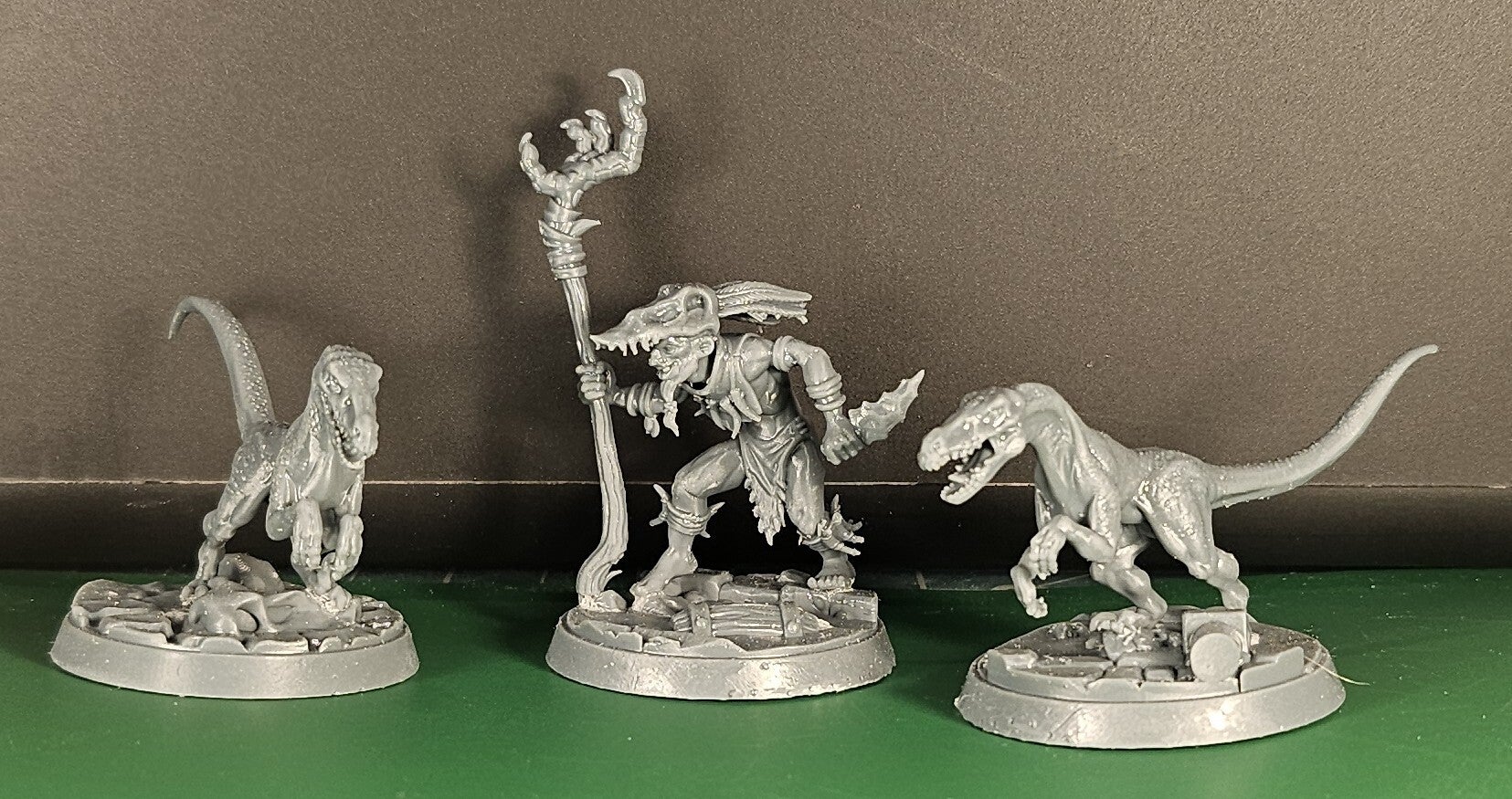 Beast Whisperer + Velociraptors (Goblins)