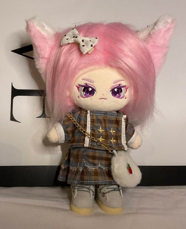 Rosahaariges Hybrid Mädchen