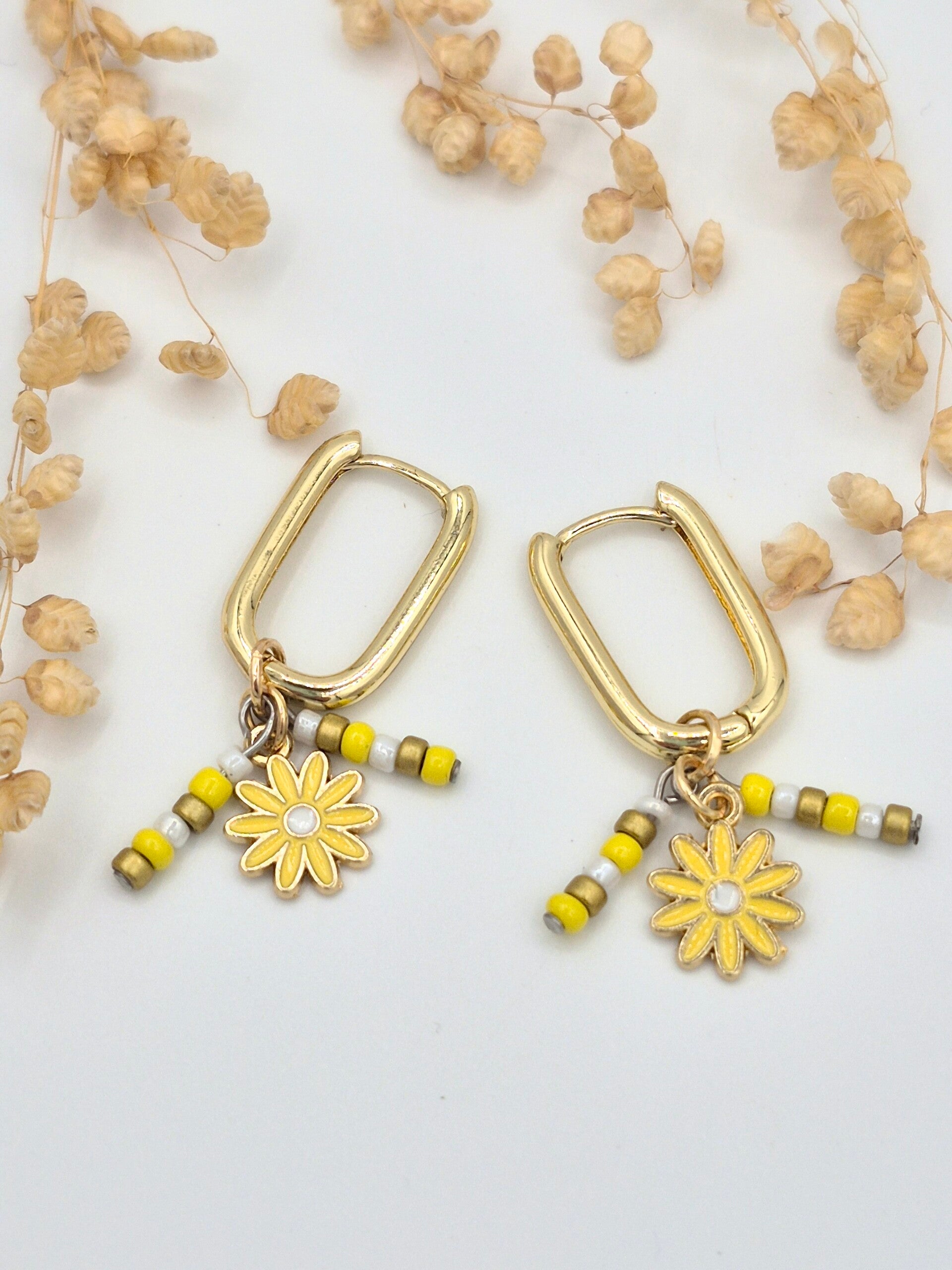 Oorringetjes met bedels | Daisy